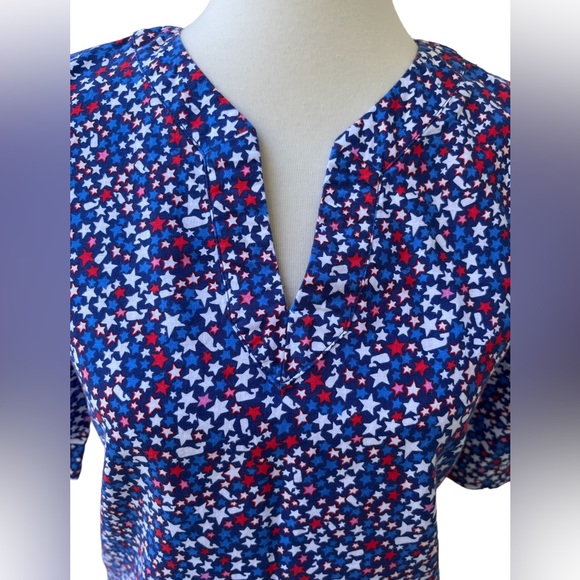 Vineyard Vines Women's Medium Stars & Whales Tunic Top Red White Blue - Picture 2 of 7